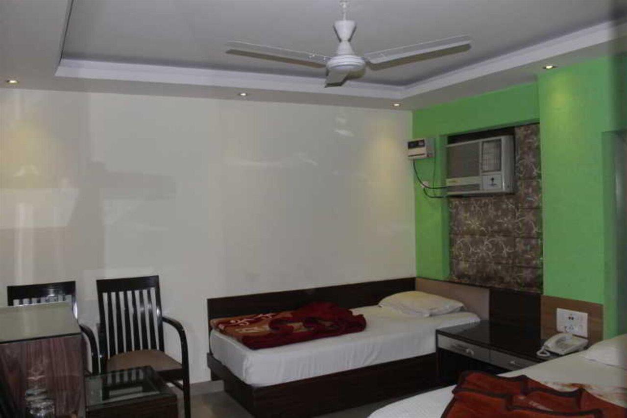 Hotel Shri Vinayak In City Centre At New Delhi Railway Station-By Rcg Hotels Экстерьер фото