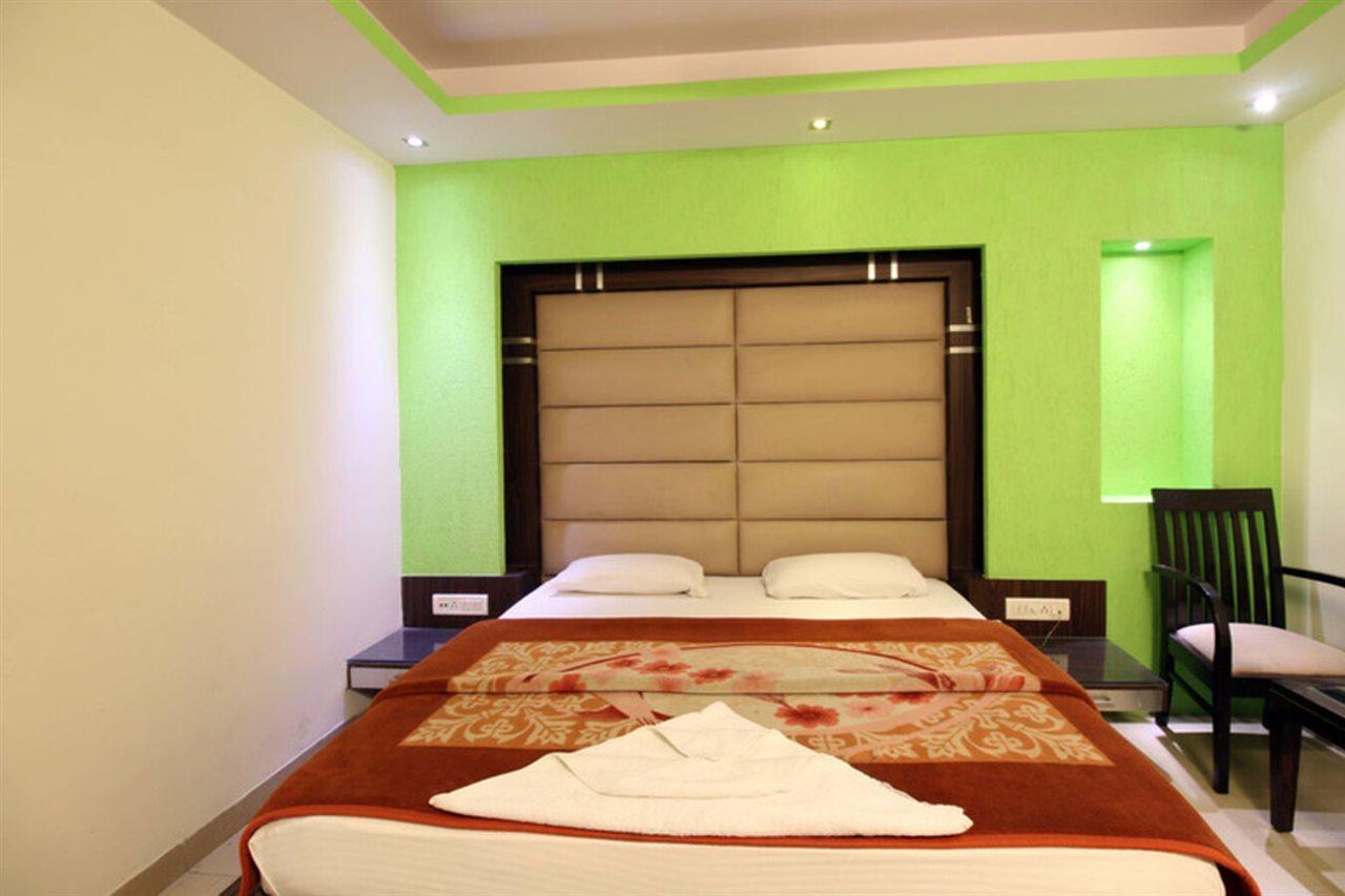 Hotel Shri Vinayak In City Centre At New Delhi Railway Station-By Rcg Hotels Экстерьер фото